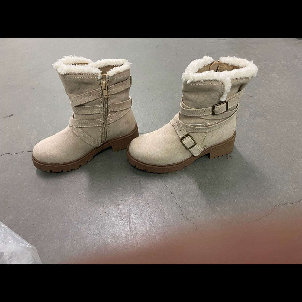 Big/little girl grey cozy boot size 13